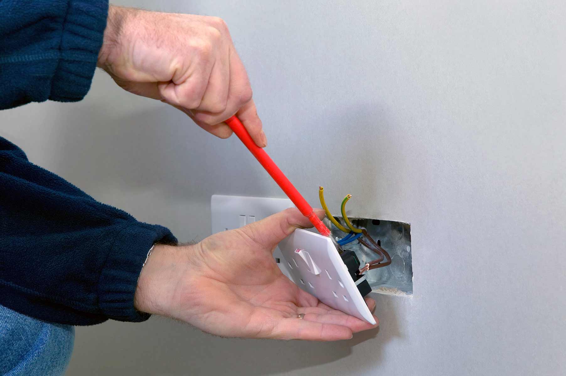 Our electricians can install plug sockets for domestic and commercial proeprties in Skegness and the local area. 